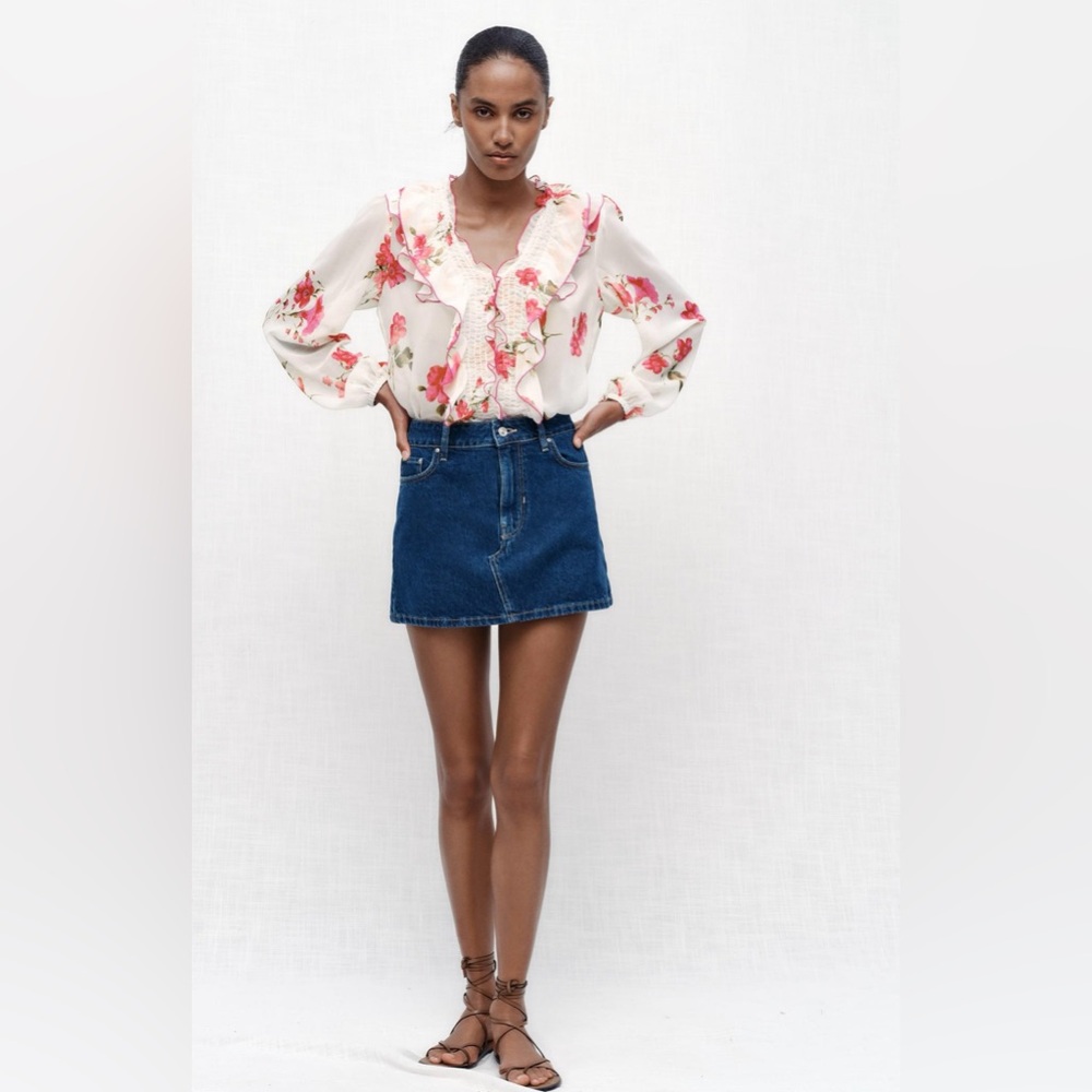 ZARA FLORAL PRINT RUFFLED SHIRT  SIZE  M